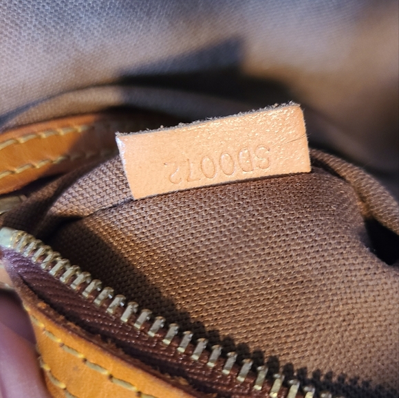 Louis Vuitton Shoulder Bag - Picture 6 of 6